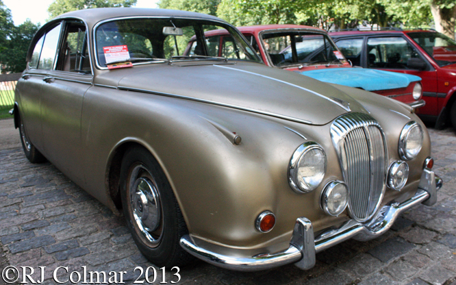 Daimler, V8 250, Avenue Drivers Club, Queen Square, Bristol